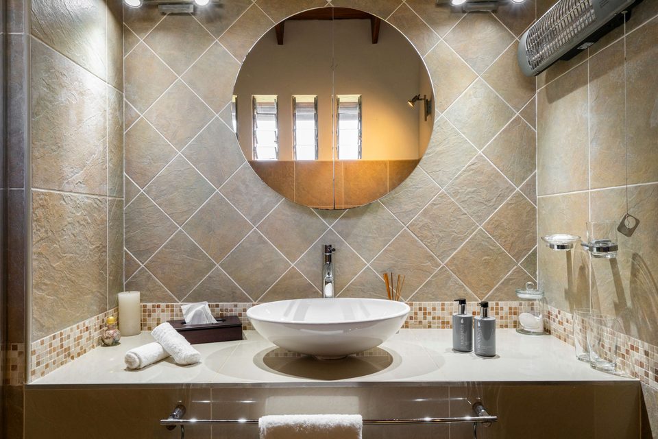 Bathroom basin in the Gold Room en-suite